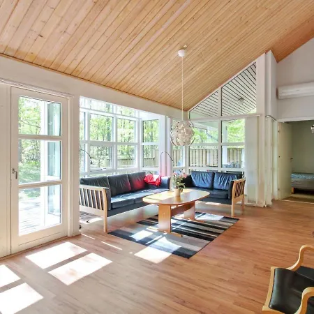 度假居 Verner - 500m From The Sea In Bornholm By Interhome *